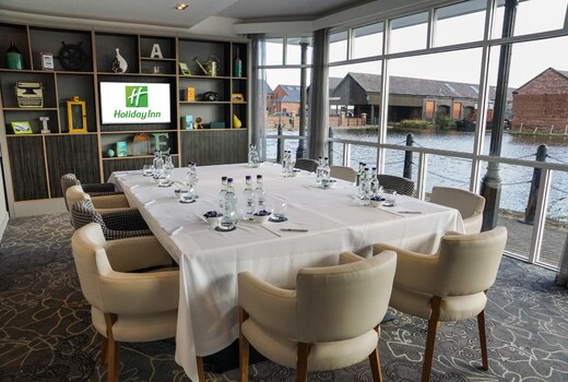 Holiday Inn ELLESMERE PORT/ CHESHIRE OAKS