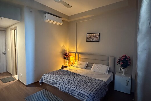 comfortable stay in a prime location Flex in out