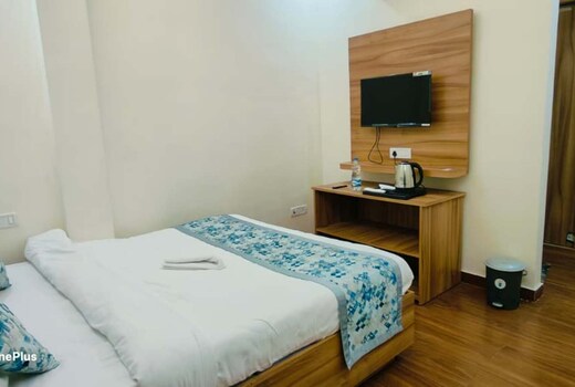 Hotel Shiv Sai Galaxy Lawn