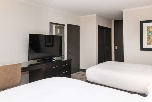 DoubleTree by Hilton Newark Penn Station