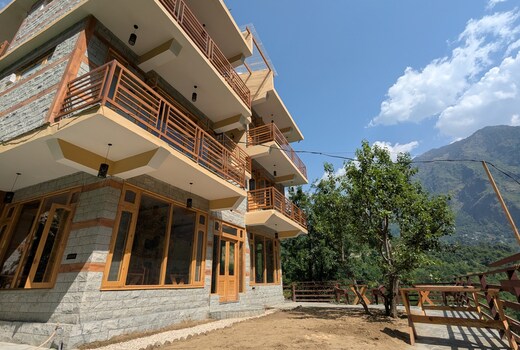 Shivom Guest House