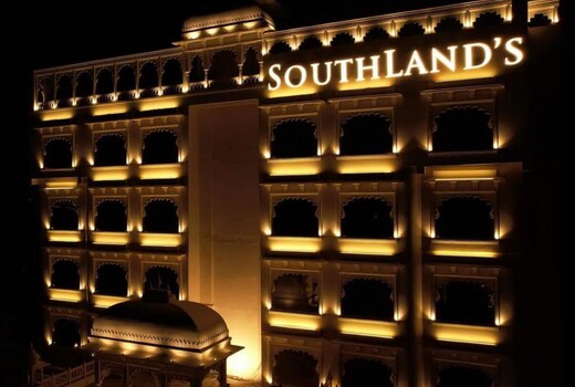 SOUTHLANDS HOTEL