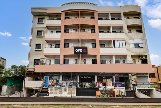 Hotel O Grand Trinity