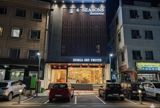 4 Seasons Residency