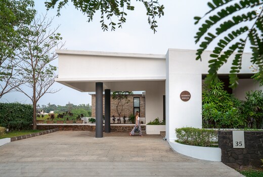 LohonoStays Bamboo Breeze