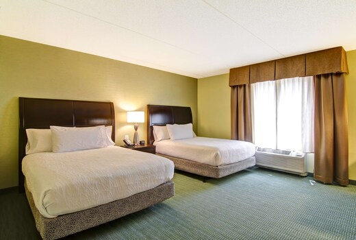 Hilton Garden Inn Woodbridge