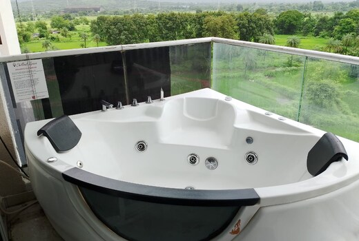 Chill0ut space with Jacuzzi