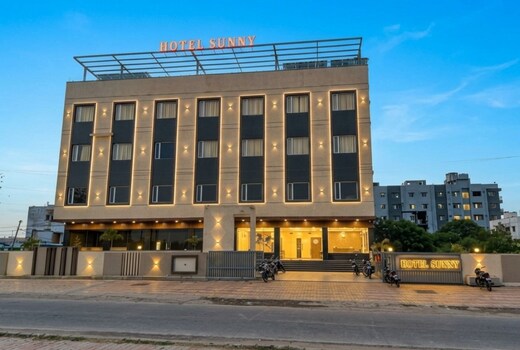 HOTEL SUNNY AND RESTAURANT