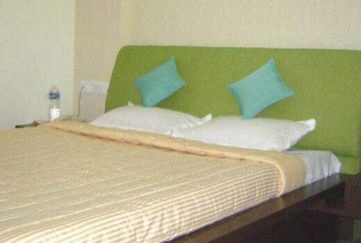 Yatrik Hotel