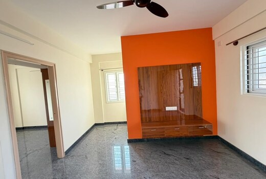 1BHK Balcony lift Nr HSR Flyover bus stop