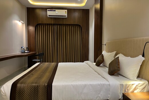 Hotel Purnima Regency Dhule