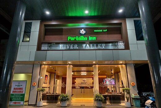 Hotel Parijatha Inn