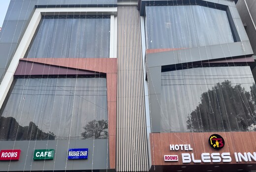 Hotel Bless Inn