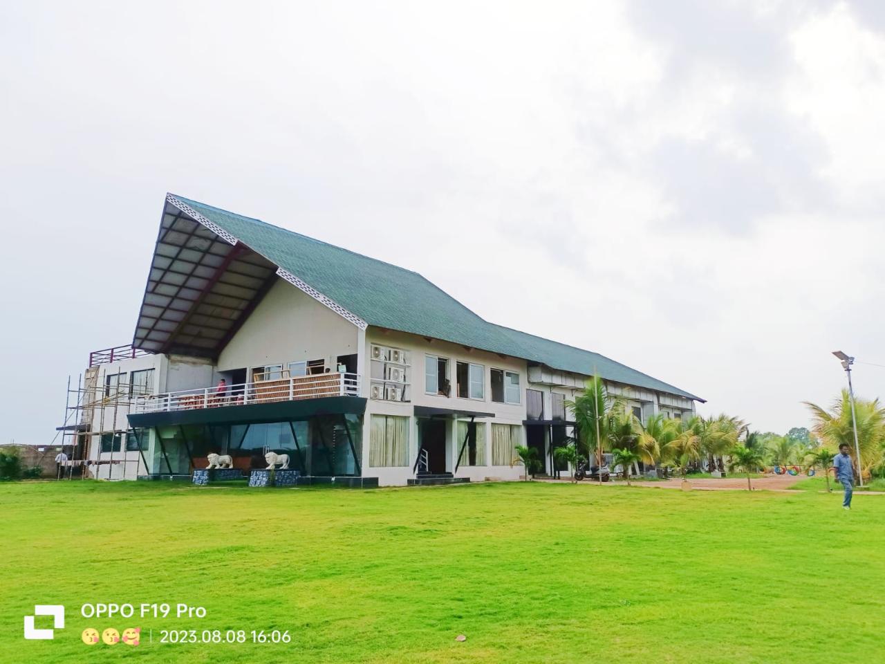 Riviera Resort and Hotel