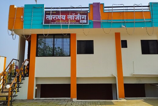 Tarunya lodging