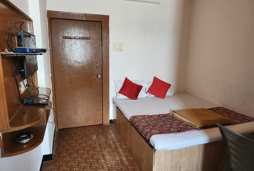 Hotel sai sahara- Nashik road railway station