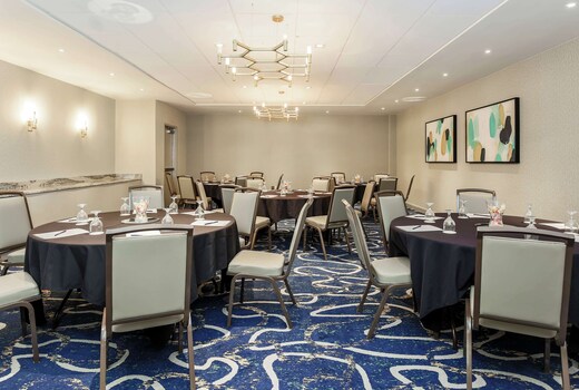 DoubleTree by Hilton Austin - University Area