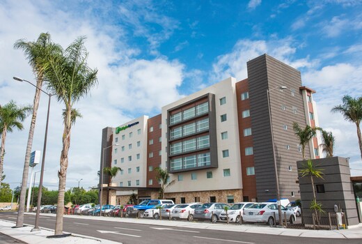 Holiday Inn Express & Suites CELAYA