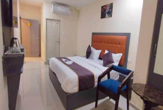 Hotel Cool River Inn