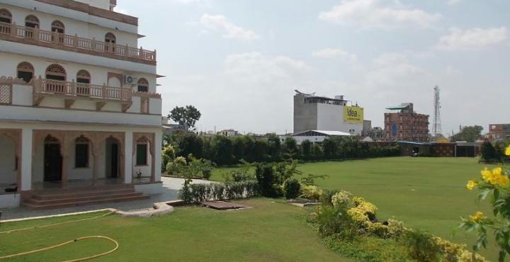 Hotel Amba Haveli and Garden