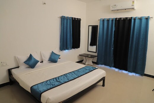 Gir 1 Family Resort