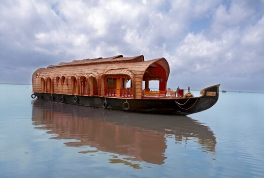 Paradise Trine Houseboat