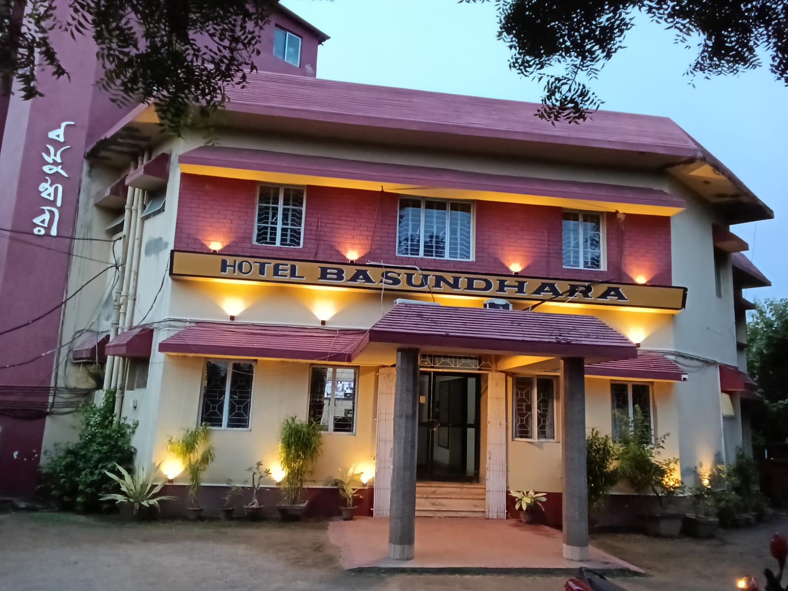 HOTEL BASUNDHARA
