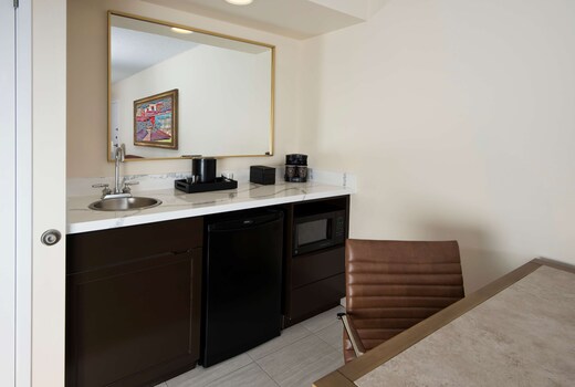 Embassy Suites Phoenix - Scottsdale
