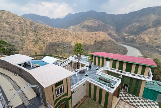 Parvat Villa Resort