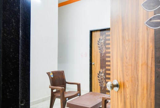 Hotel O Chandra Vilas