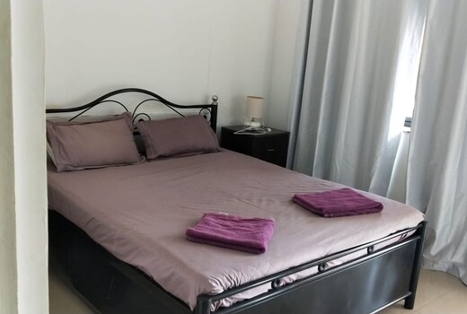 Chillout Stay Service Apartment