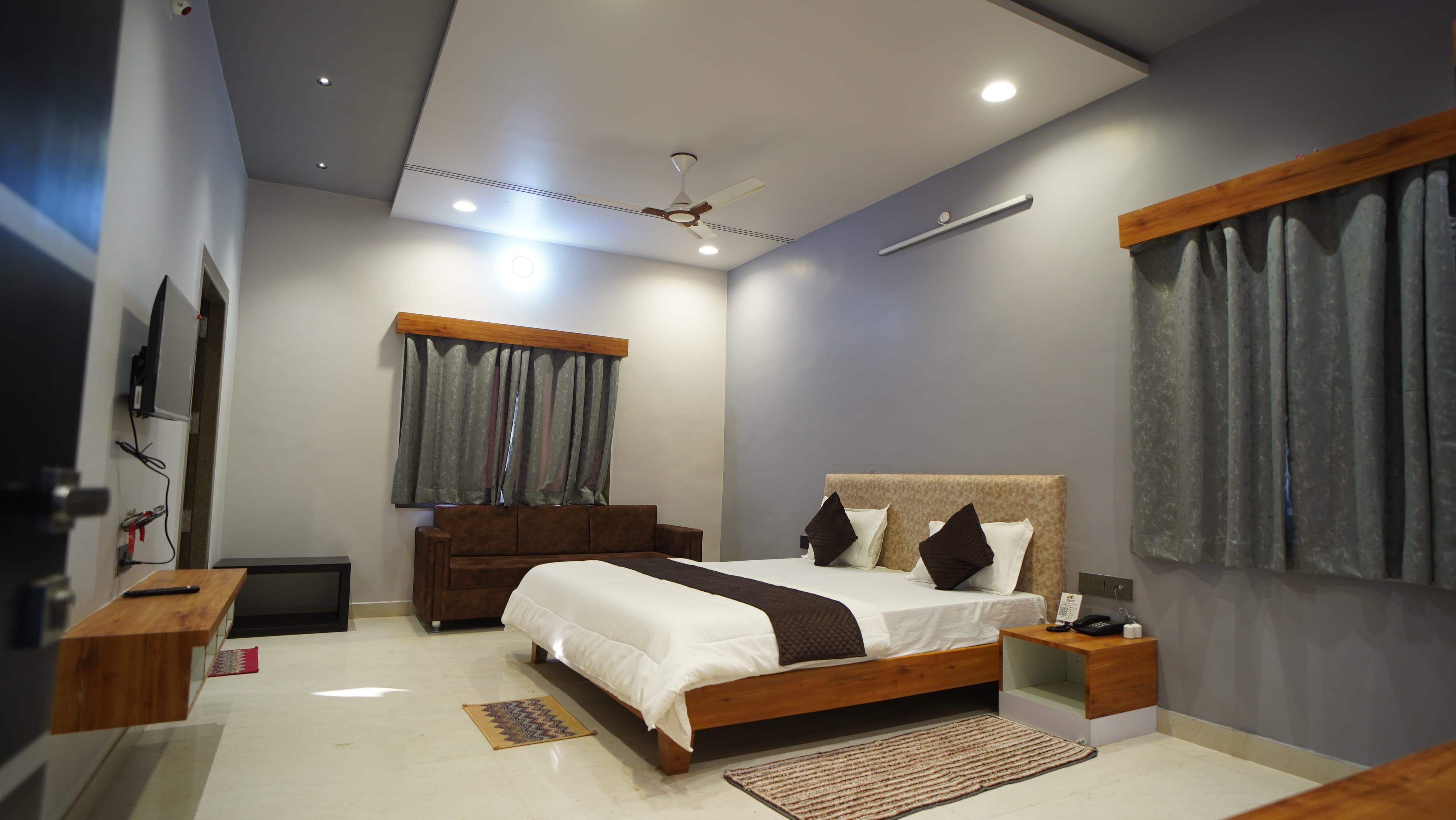 ARAVALI HOTEL AND RESTAURANT