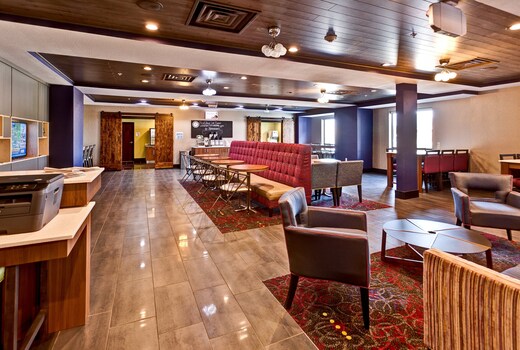 Holiday Inn Express HUTCHINSON