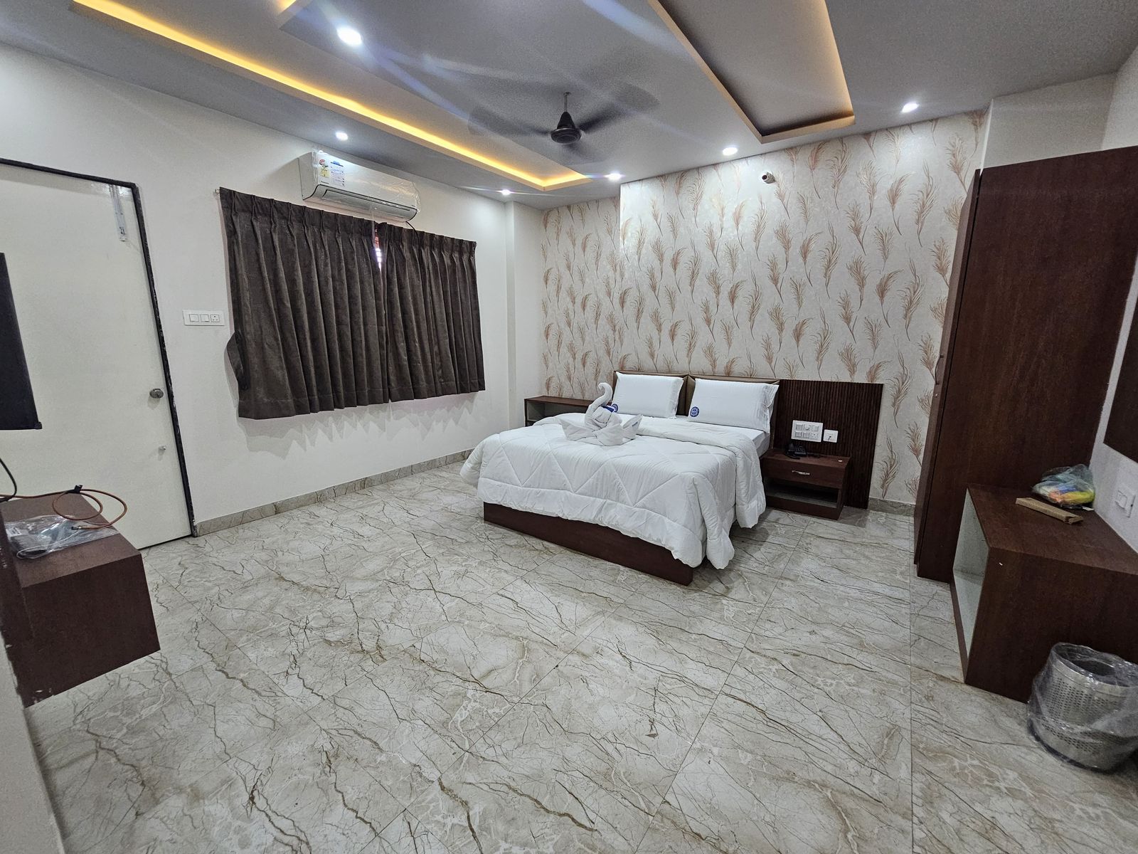 Crown Suites