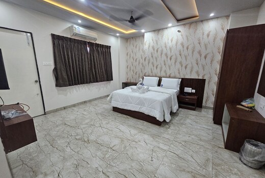 Crown Suites