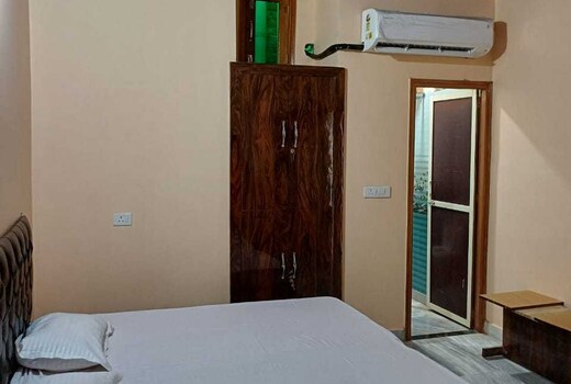 OYO 816887 HOTEL THE PERISON