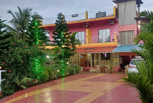 ANANDI NIWAS - HOMESTAY (KARDE)