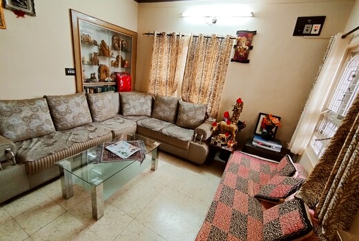 Gurunilayam: Big cozy bungalow, Mysore