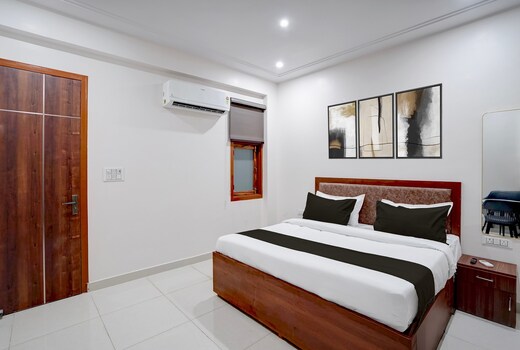 HOTEL O RED TREE