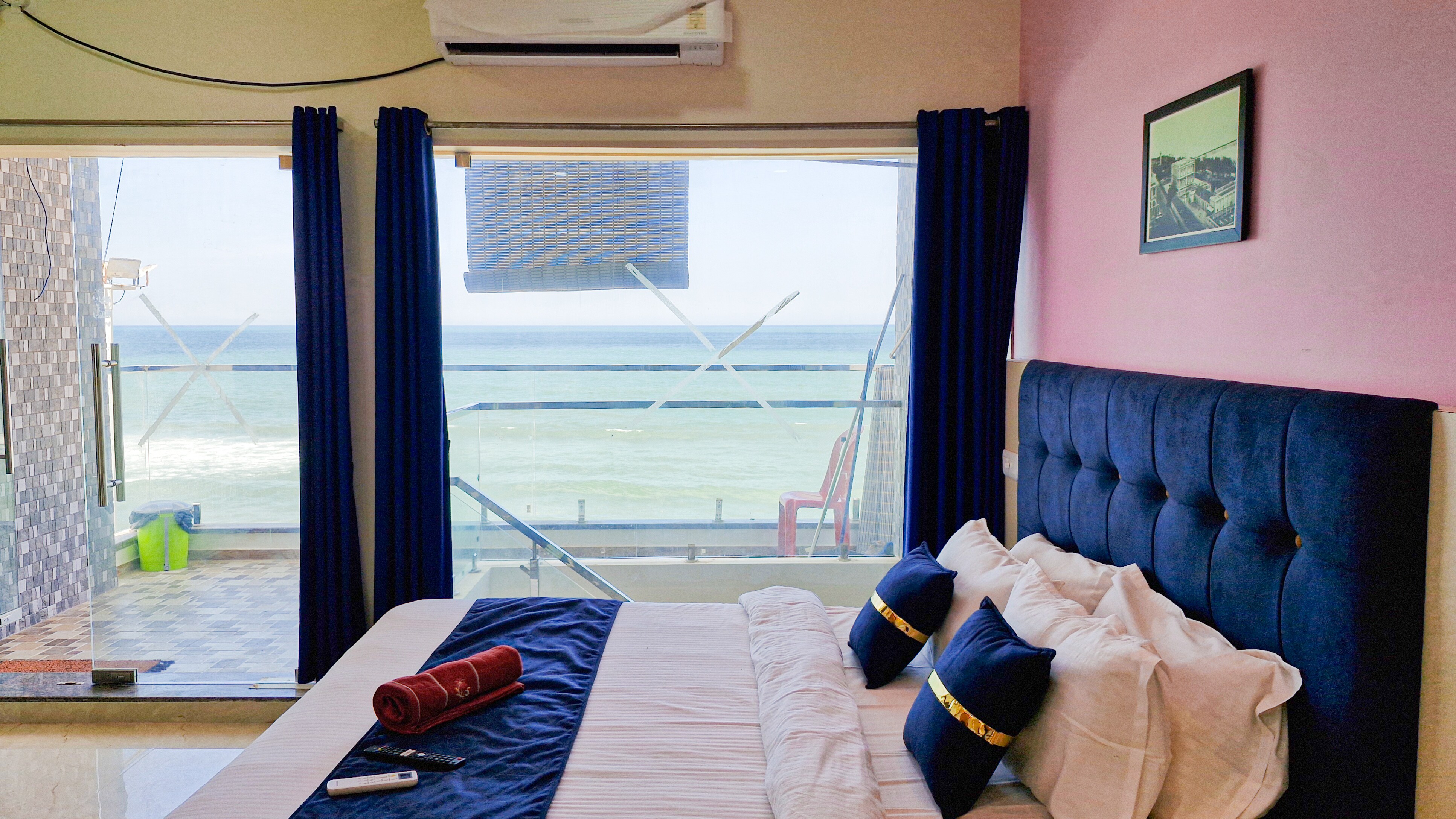 Tere Mere Beach Hotel - Pondicherry