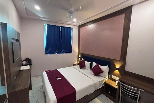 Hotel Classy Comfort Near NESCO Exhibition Centre