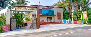 SKYLIGHT INN RESORT- Dubare