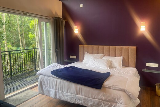 SR Villa River view
