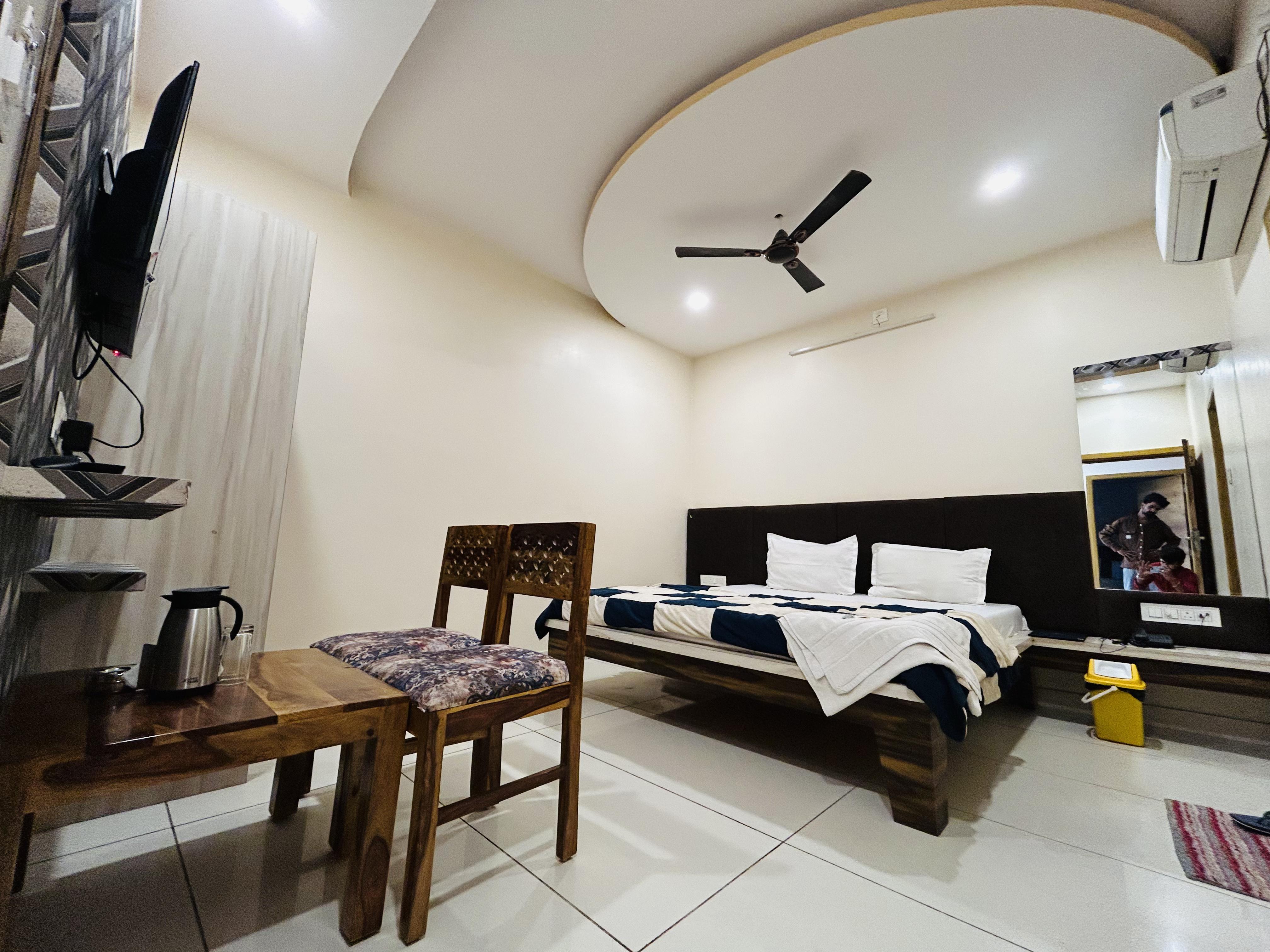 HOTEL RAJ DARBAR INN