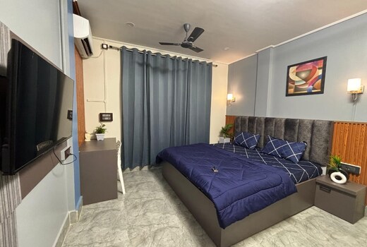 RITZY INN