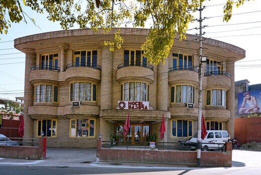 Hotel Basera