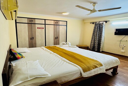 Hotel Raj Villa