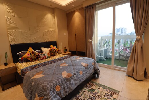 Sukoon stays Town Central Noida