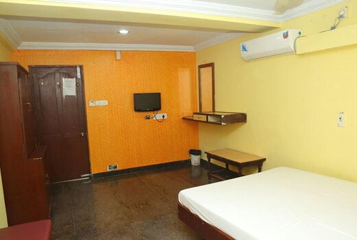 AVM Paalm Meadows Resorts