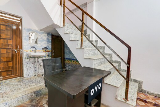 Hotel O S.M NAINI HOTEL AND RESTAURANT